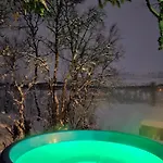 شقة Cosy In North-norway, Nearby Senja. Sorreisa